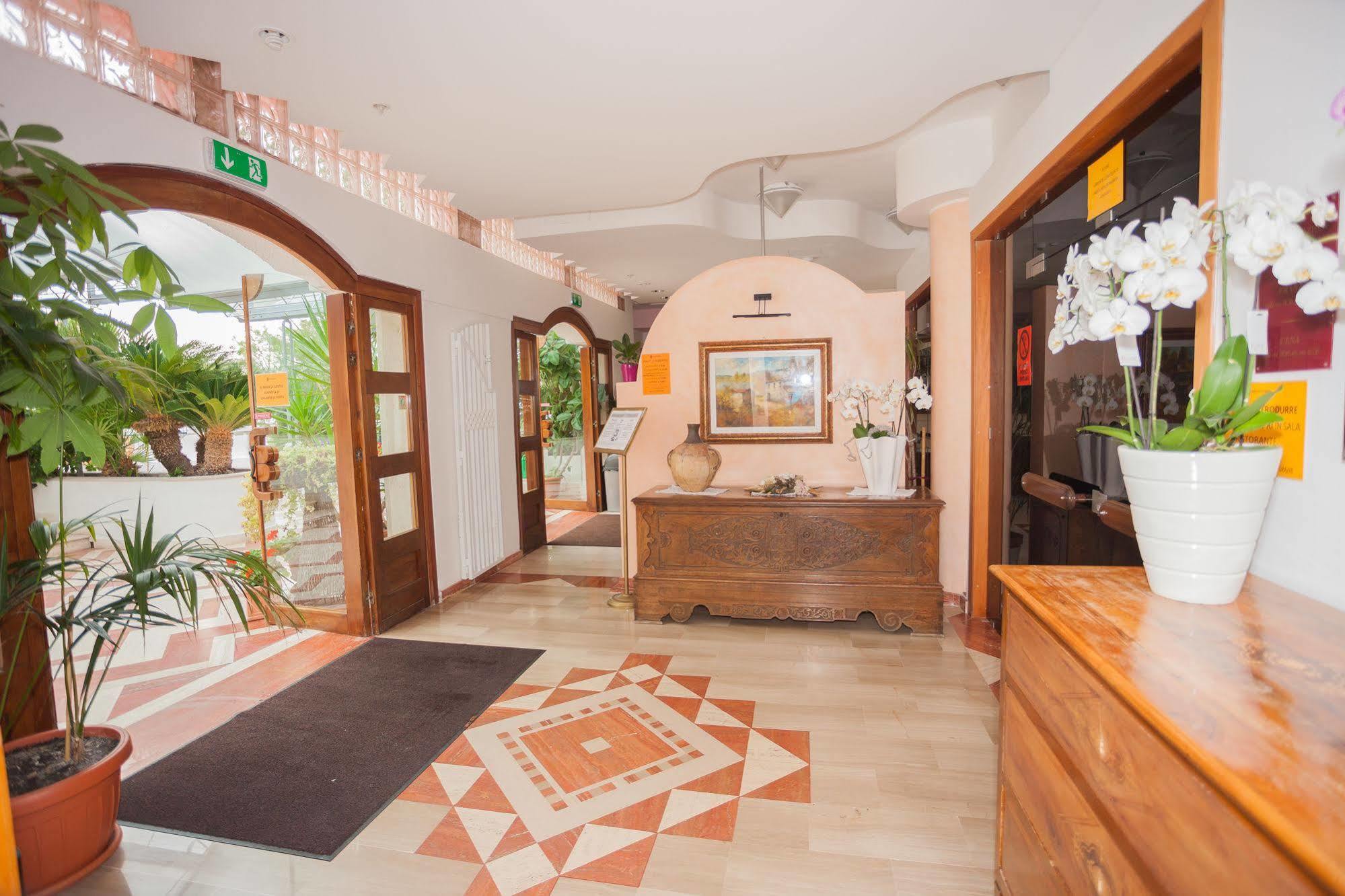 Hotel Baia Santa Barbara Rodi Garganico Luaran gambar